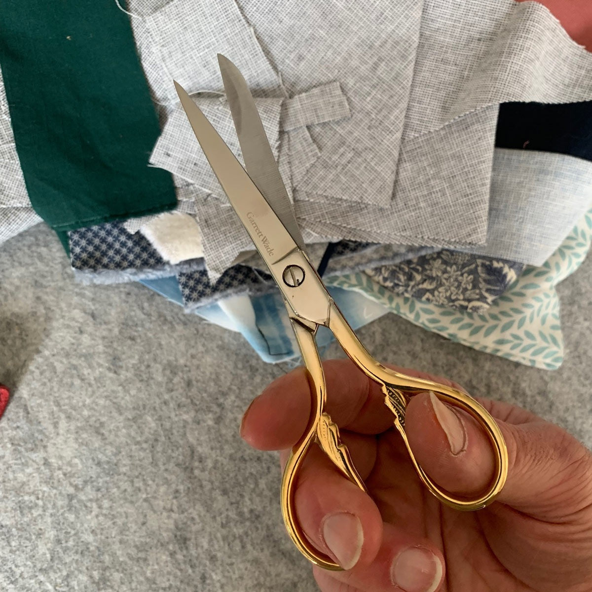 6” Gilded Sewing Scissors with French Leather Case