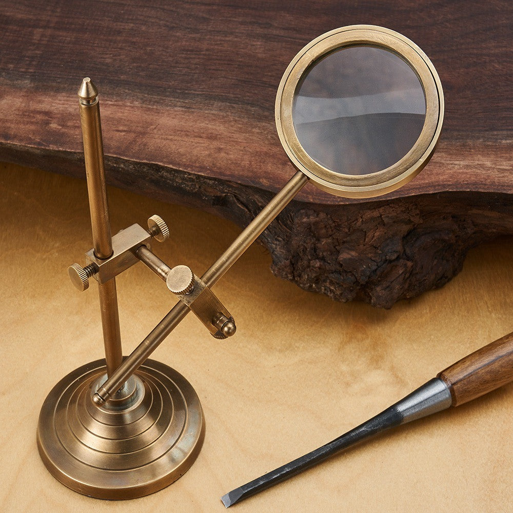 Handsome Omnidirectional Desktop Magnifier