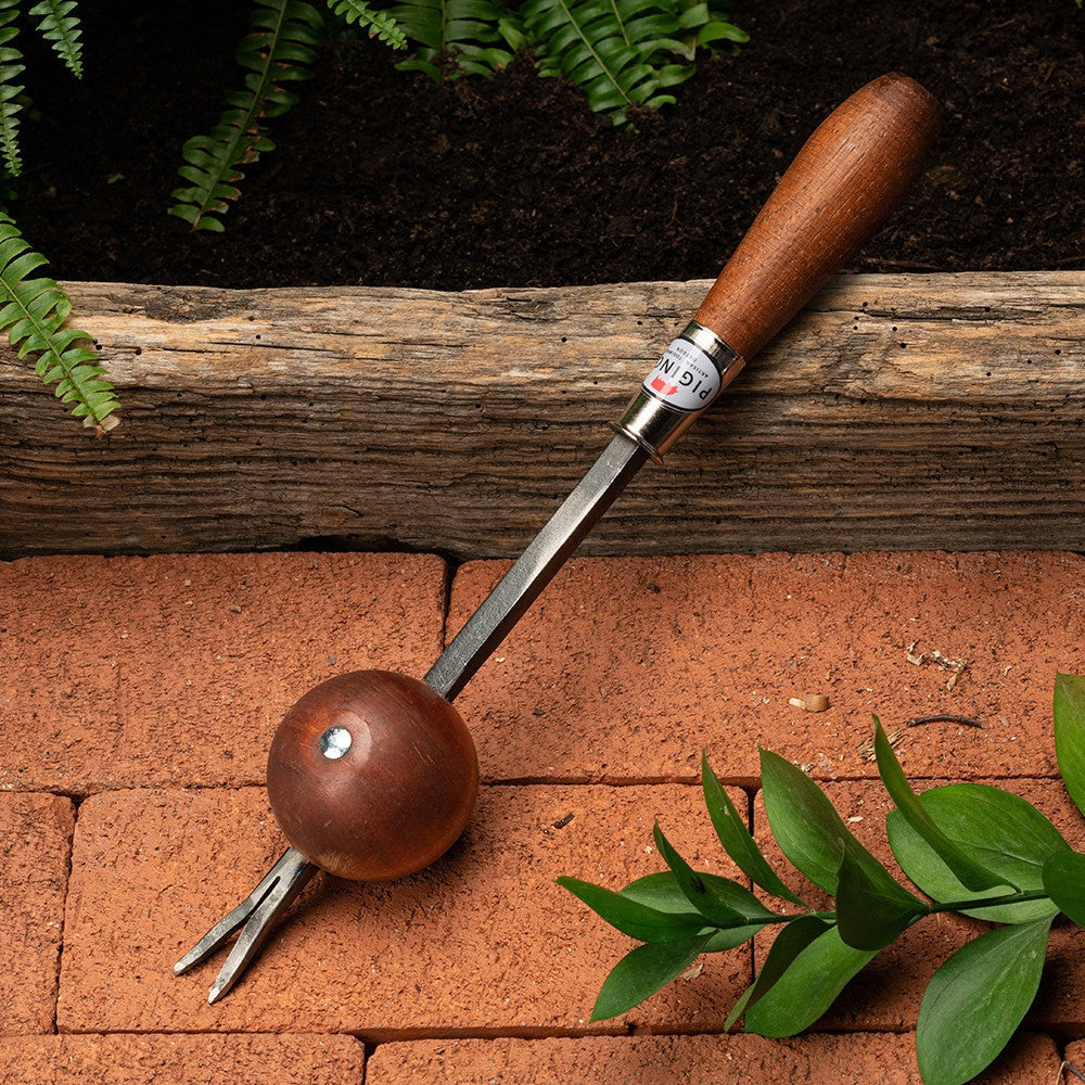 Red Pig Ball Weeder