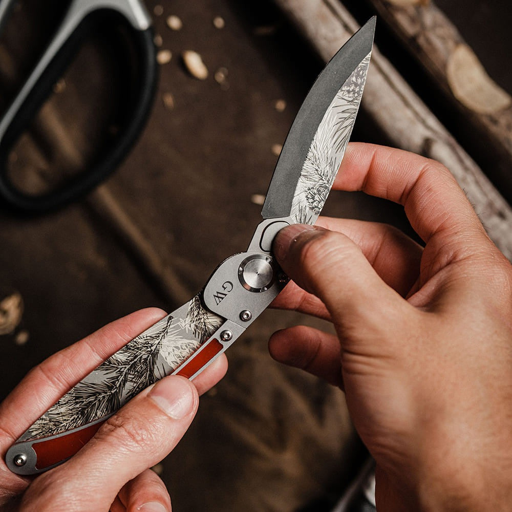 K2 Engraved Pinecone Pocket Knife