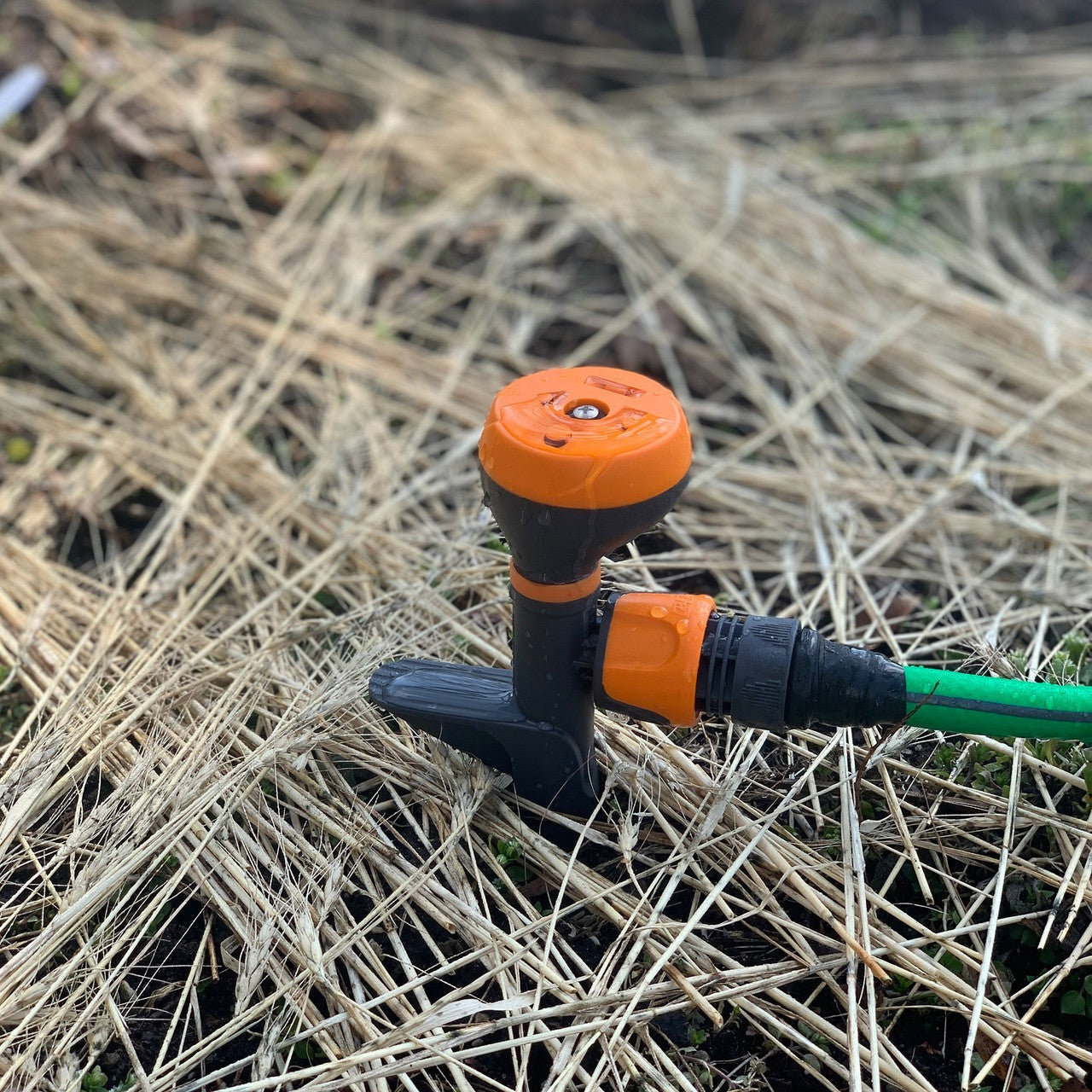Water-Saving Garden Bed Sprinkler