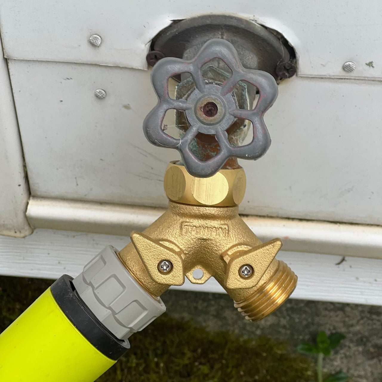 2-Way Faucet Manifold
