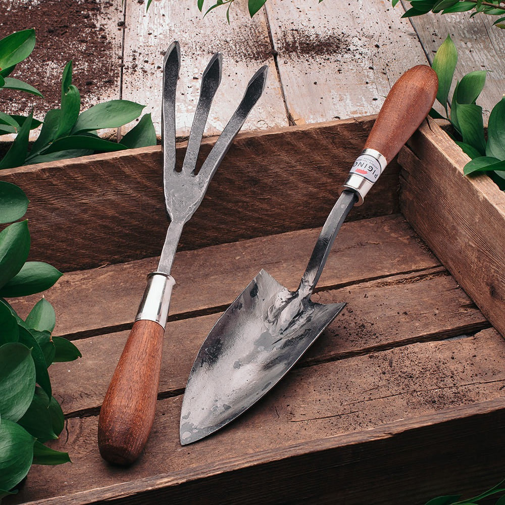 Red Pig 2-Piece Gardening Set